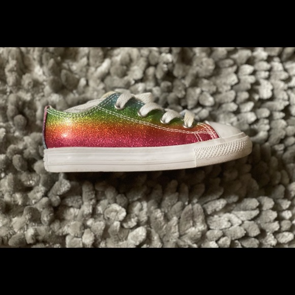 converse chuck taylor Other - Converse Chuck Taylor girls Glitter Sneaker